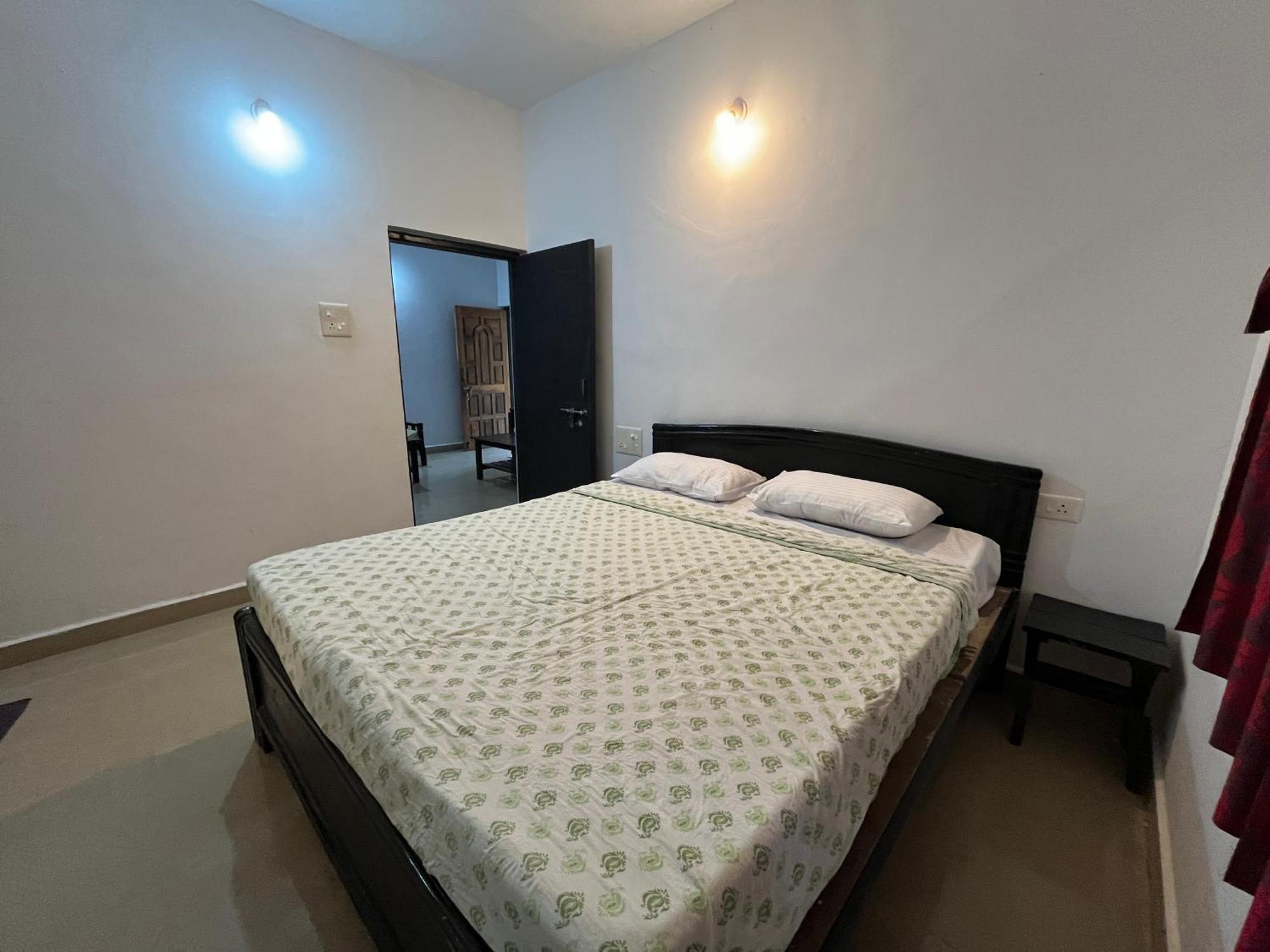 God'S Gift Morjim Hotel Luaran gambar