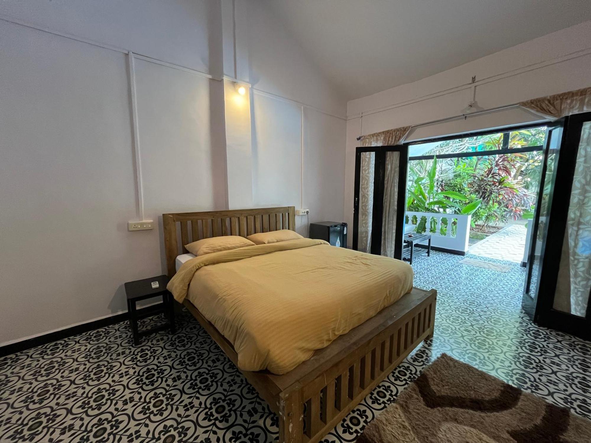 God'S Gift Morjim Hotel Luaran gambar